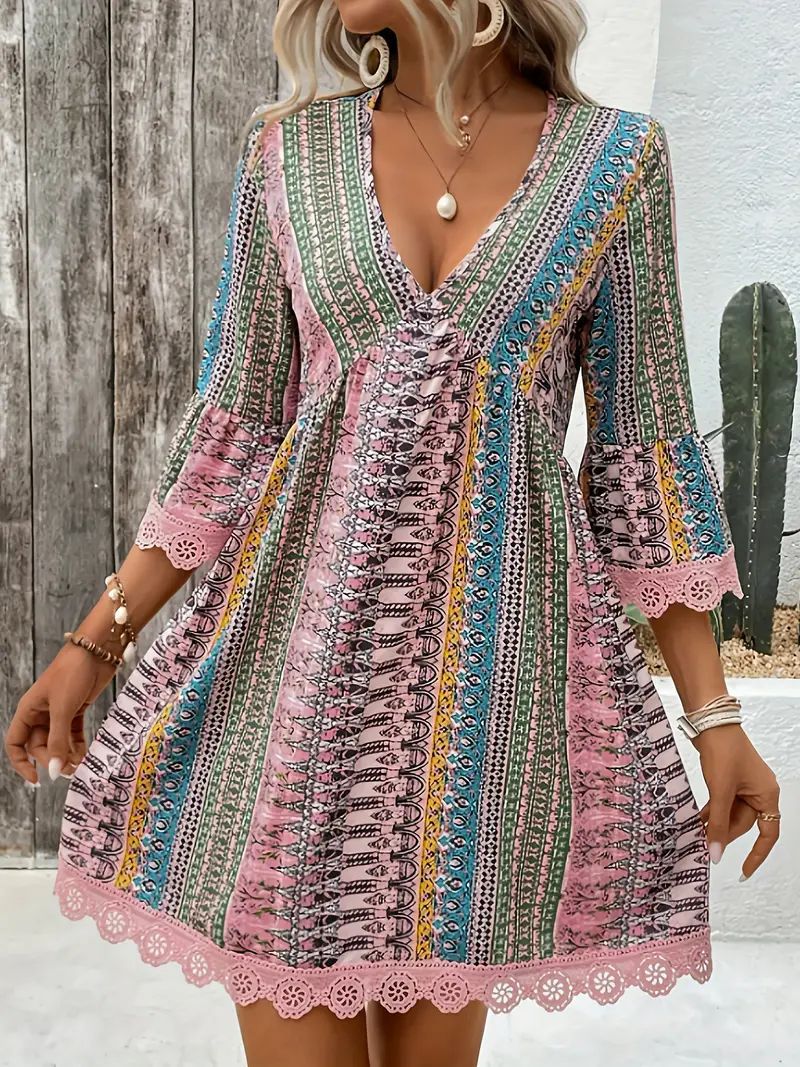 Vestido Boho Feminino com Decote em V - Estampa Étnica e Modelagem Fluida para Praia